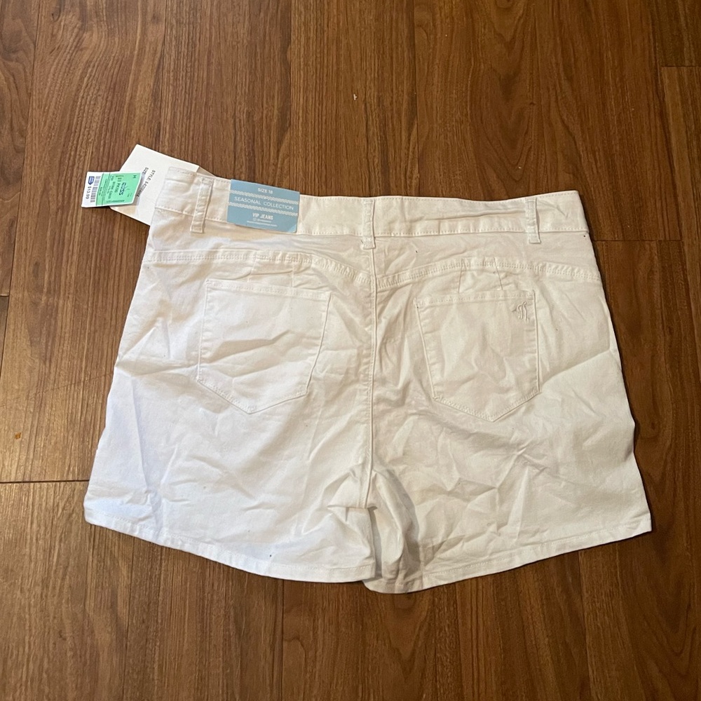 Shorts - Picture 2 of 2